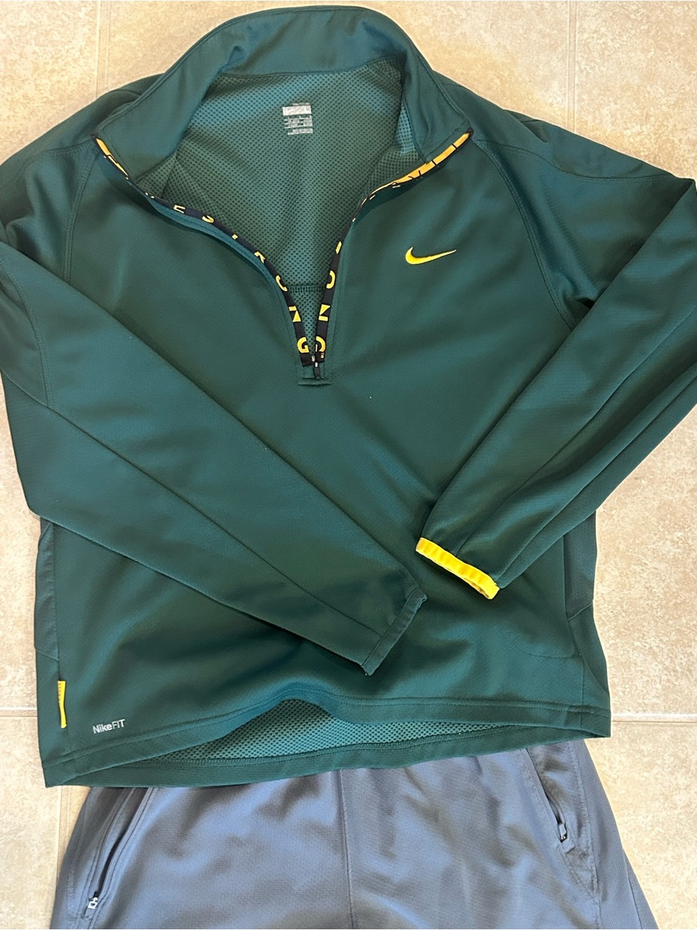 Nike Livestrong Outfit - Large